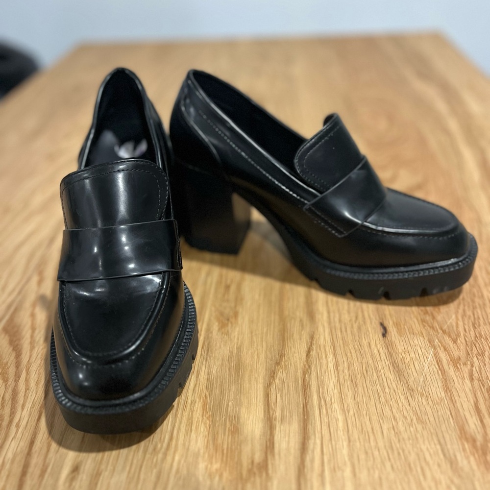 Madden Girl chunky heel loafer EUC 
Size 8 1/2
